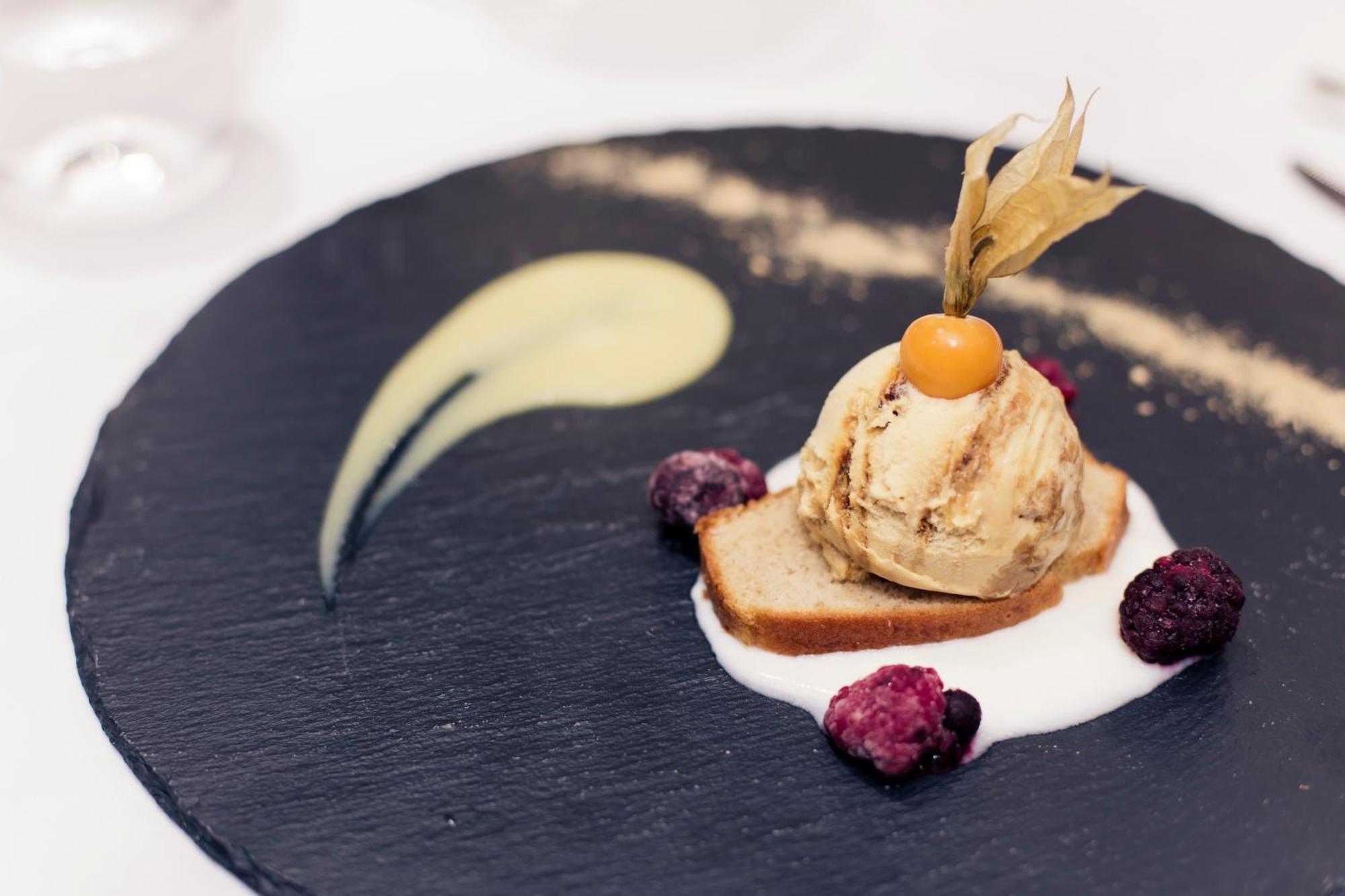 Hotel Restaurante Masia La Torre โมรา เด รูเบียรอส ภายนอก รูปภาพ