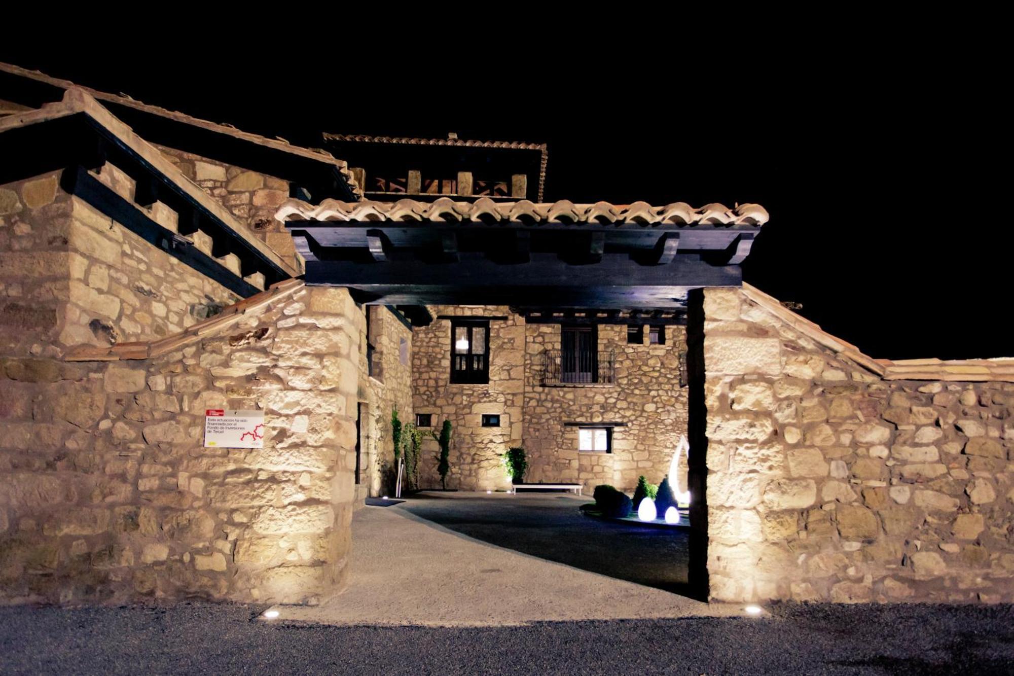 Hotel Restaurante Masia La Torre โมรา เด รูเบียรอส ภายนอก รูปภาพ