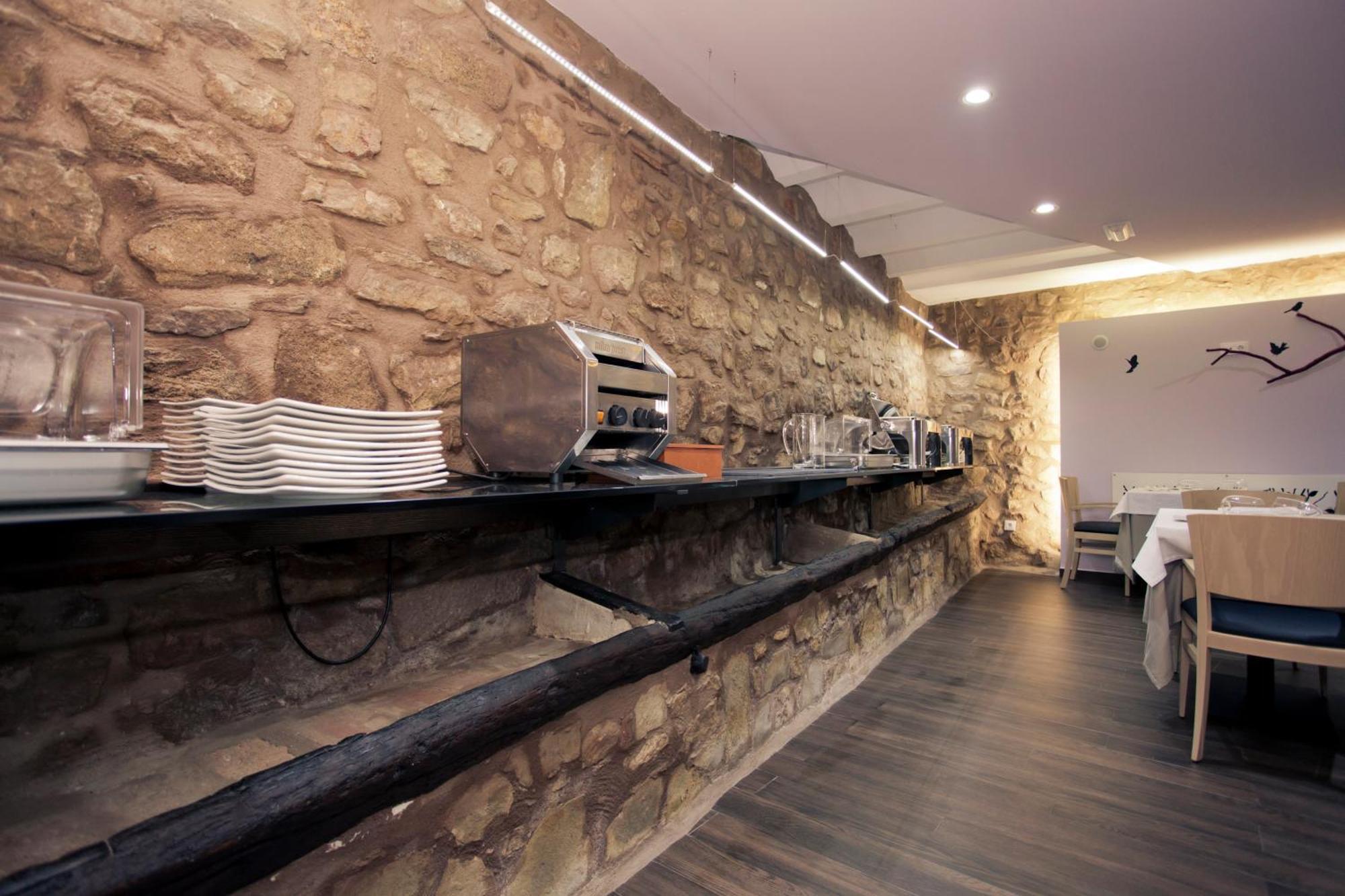 Hotel Restaurante Masia La Torre โมรา เด รูเบียรอส ภายนอก รูปภาพ