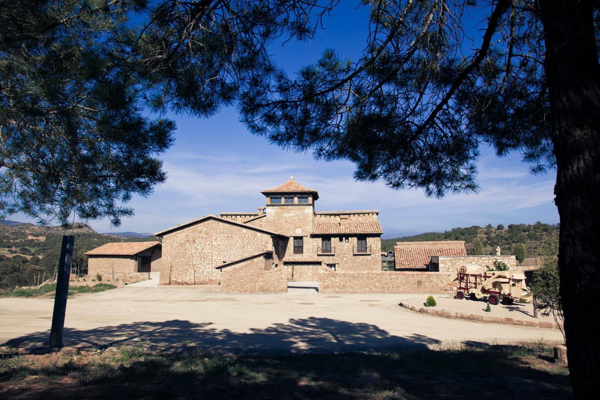 Hotel Restaurante Masia La Torre โมรา เด รูเบียรอส ภายนอก รูปภาพ