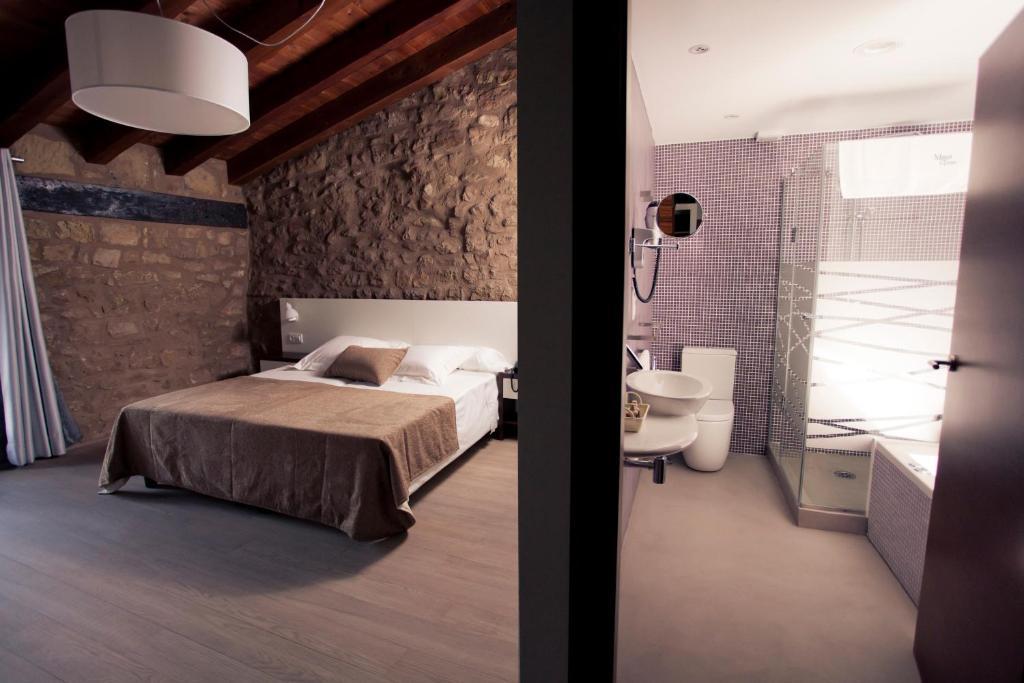Hotel Restaurante Masia La Torre โมรา เด รูเบียรอส ห้อง รูปภาพ