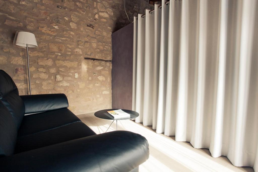 Hotel Restaurante Masia La Torre โมรา เด รูเบียรอส ห้อง รูปภาพ