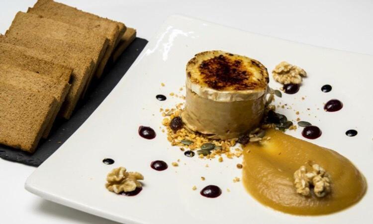 Hotel Restaurante Masia La Torre โมรา เด รูเบียรอส ภายนอก รูปภาพ