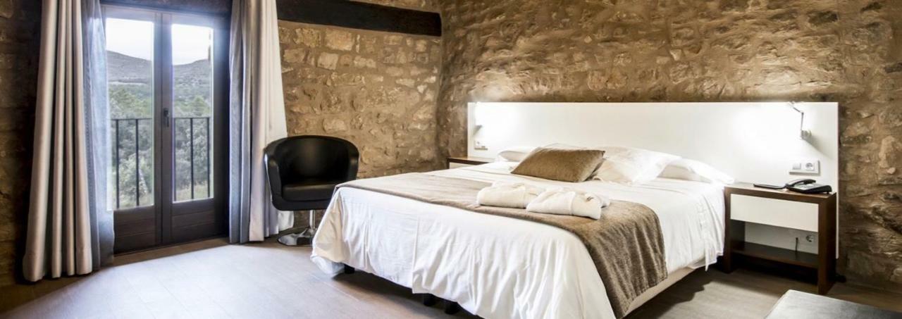 Hotel Restaurante Masia La Torre โมรา เด รูเบียรอส ภายนอก รูปภาพ